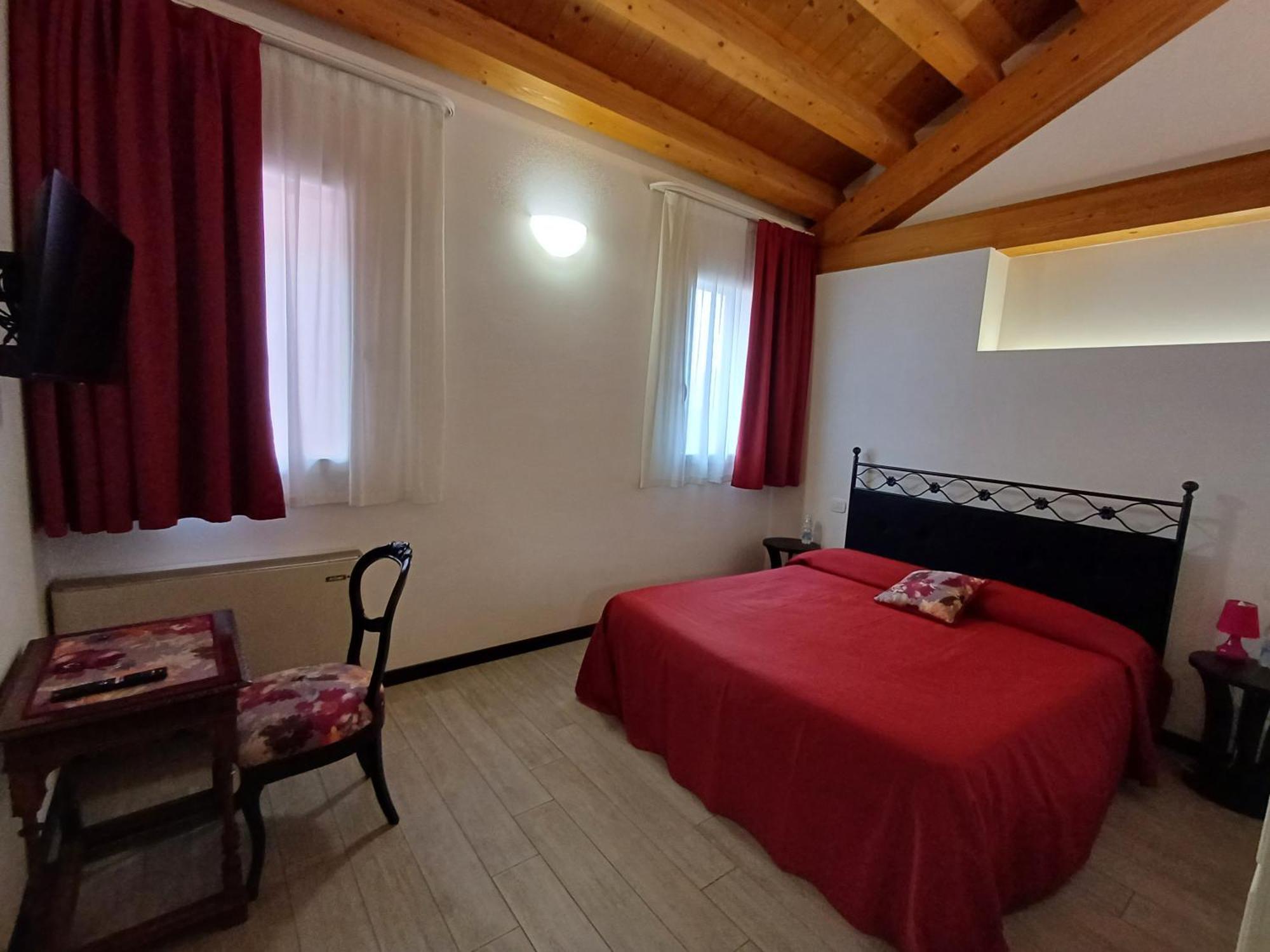 Arneroni Villa Codogne Exterior photo
